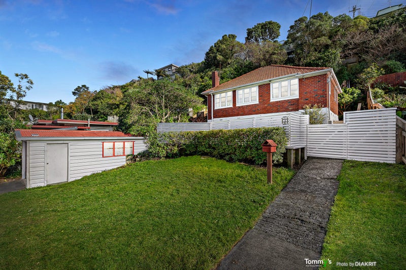 121 Onslow Road, Khandallah, Wellington - Carousel 2