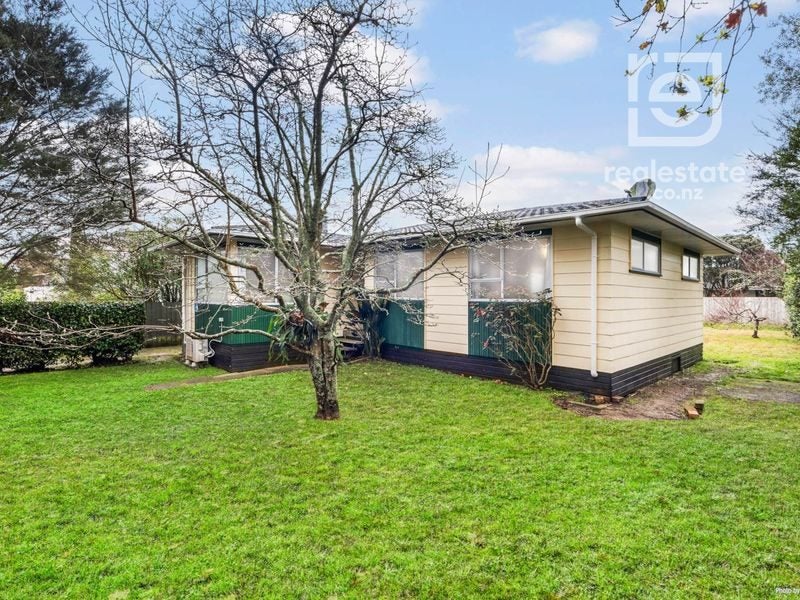 1 Murillo Place, Henderson, Auckland - Carousel 1