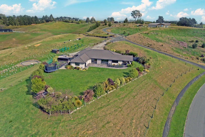 21 Suncrest Drive, Tasman - Carousel 1