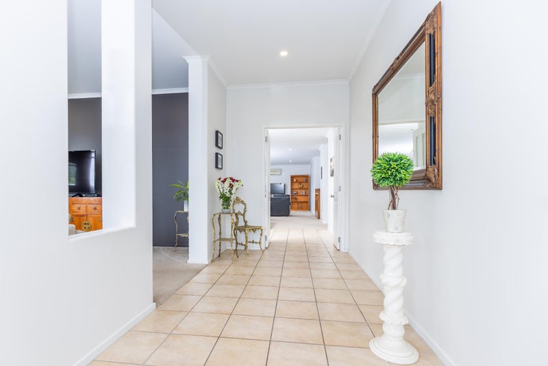 13 Winchester Place, Rototuna North, Hamilton - Carousel 2