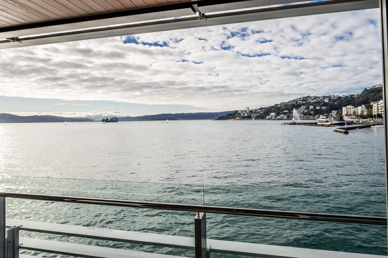 1A/6 Clyde Quay Wharf, Te Aro, Wellington - Carousel 18