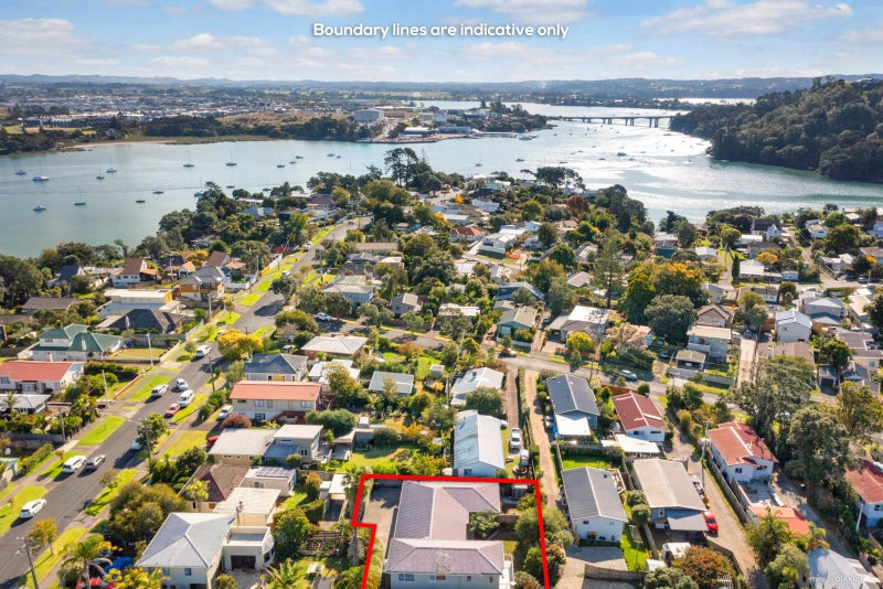 66A Beach Haven Road, Beach Haven, Auckland - Carousel 2