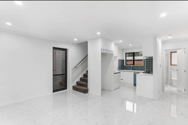 425B Great South Road, Opaheke, Papakura - Carousel 2