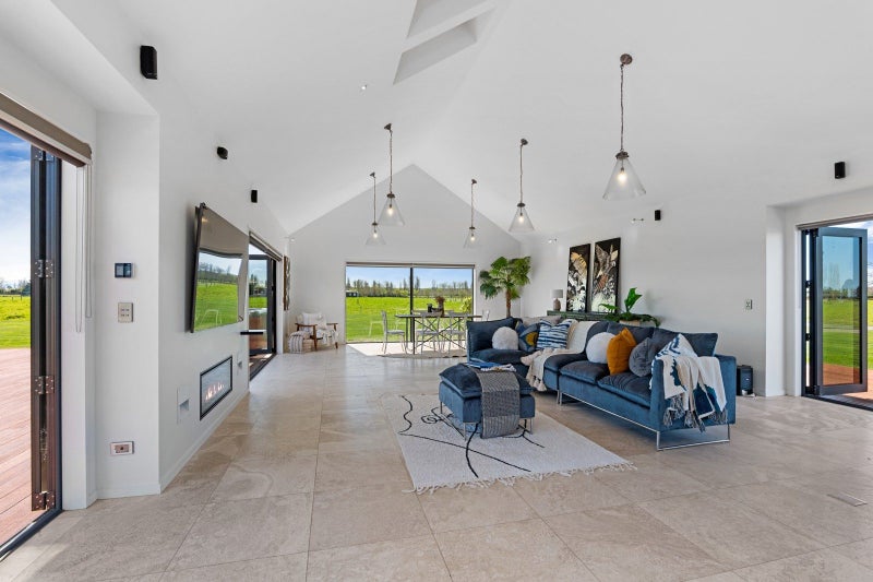 585 Coutts Island Road, Coutts Island, Christchurch - Carousel 2