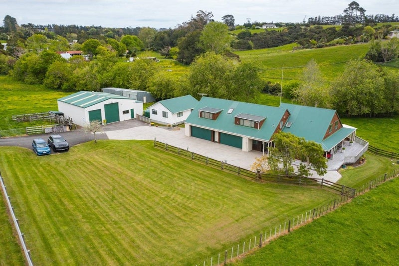 136 Muriwai Road, Waimauku, Waimauku - Carousel 1