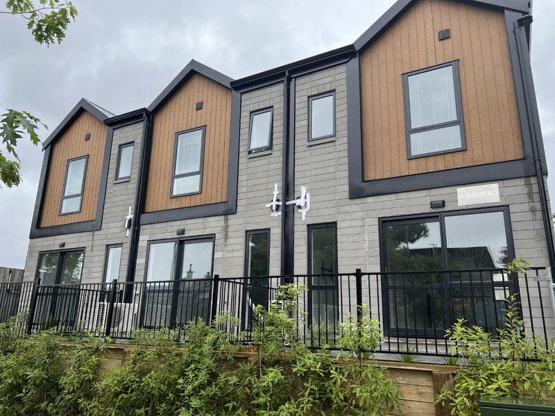 6/1 Hammond Street, Hamilton Central, Hamilton - Carousel 1