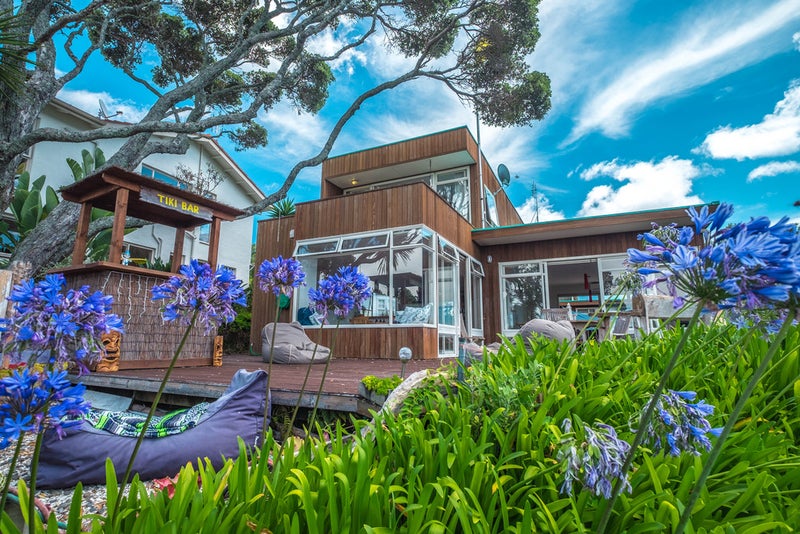 917 Beach Road, Waiake, Auckland - Carousel 1