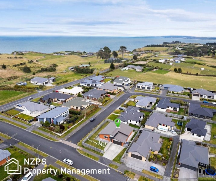 2 Hilltop Crescent, Corstorphine, Dunedin - Carousel 2