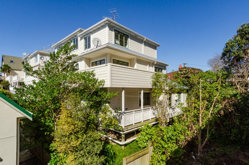 4/180 Tinakori Road, Thorndon, Wellington - Carousel 1