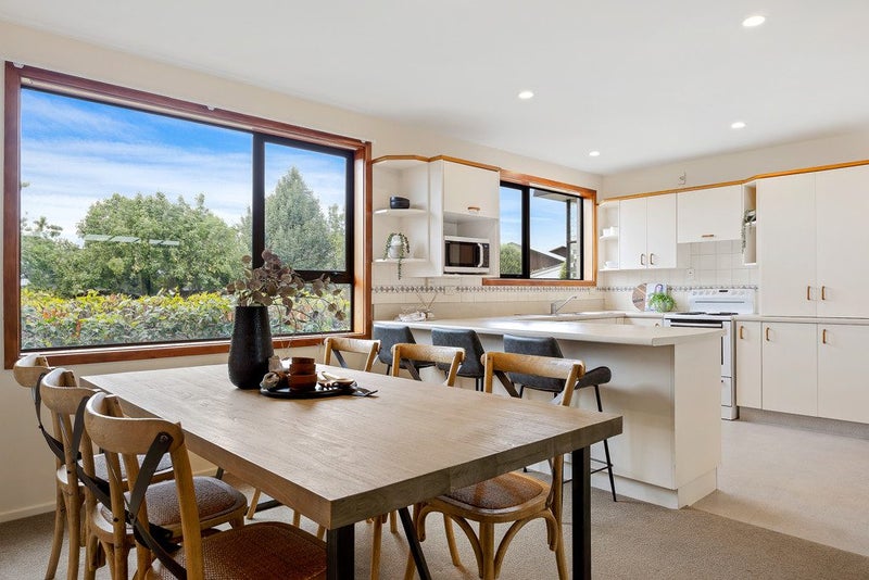 11A Woodstock Place, Russley, Christchurch - Carousel 2