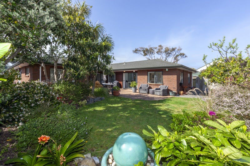 5 Kotuku Drive, Paraparaumu Beach, Paraparaumu - Carousel 1