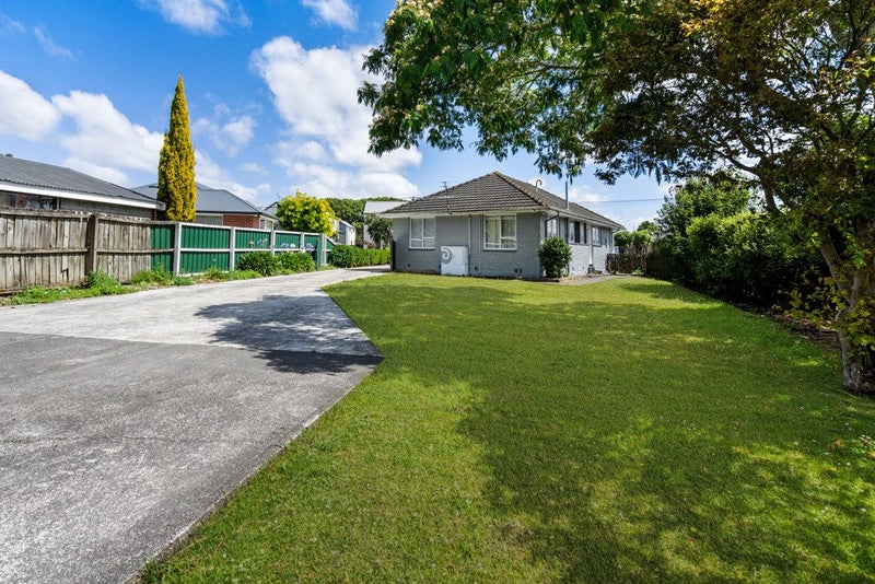 15 Stackhouse Avenue, Bishopdale, Christchurch - Carousel 2