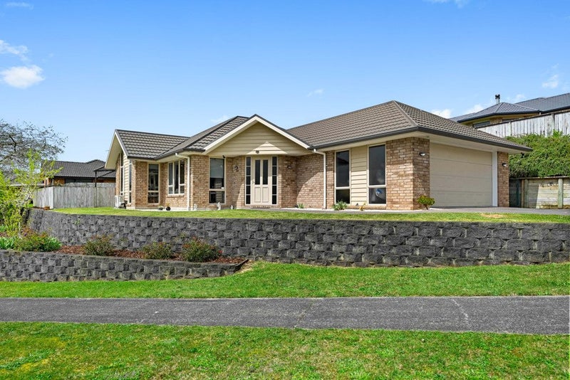 4 Everton Place, Grandview Heights, Hamilton - Carousel 1