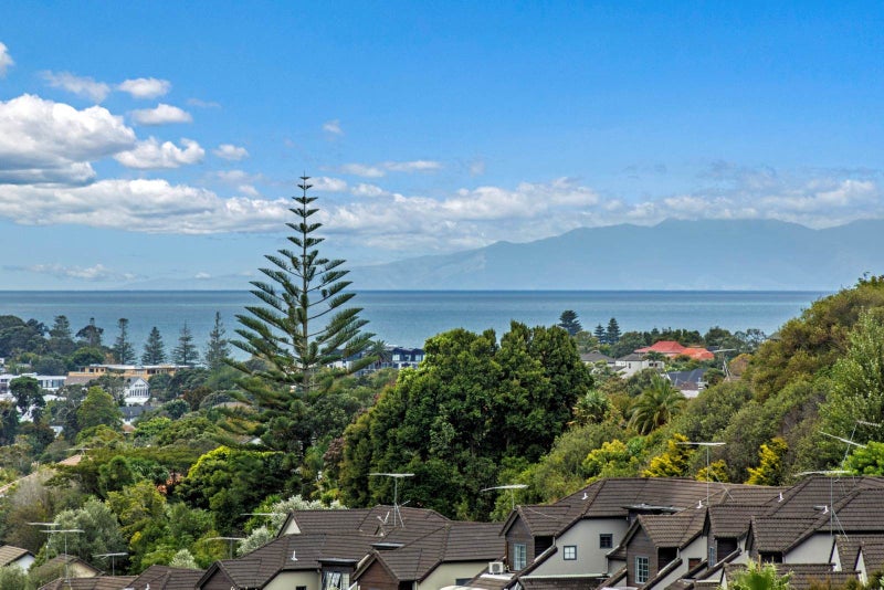 2/62 Langana Avenue, Browns Bay, Auckland - Carousel 2