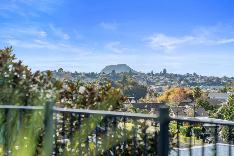 15 Valley View Way, Bethlehem, Tauranga - Carousel 2