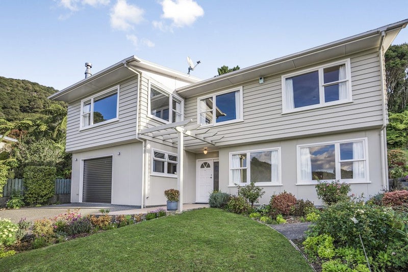 16 Northcote Street, Wainuiomata, Lower Hutt - Carousel 1