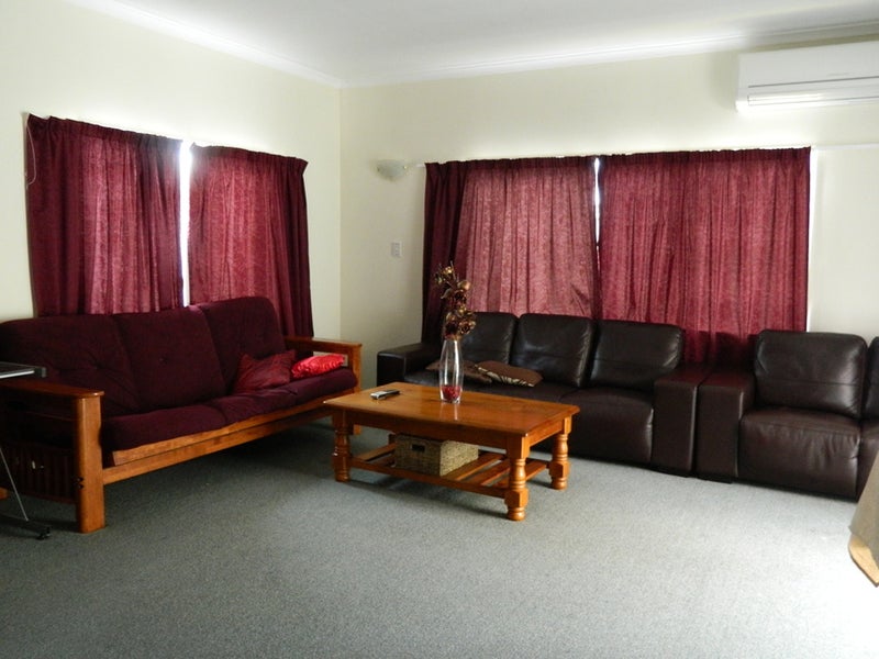 25 Stewart Drive, Newlands, Wellington - Carousel 2