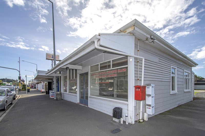 101 Main Road, Lyttelton - Carousel 1