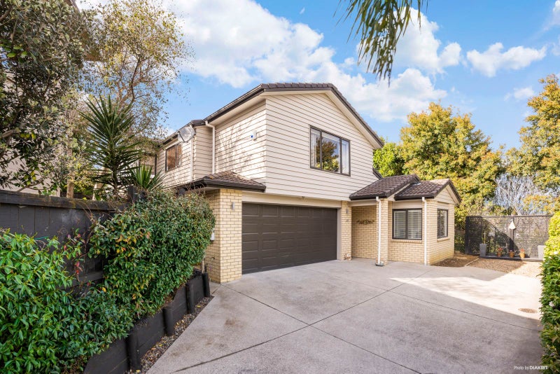 29H Paparoa Road, Cockle Bay, Auckland - Carousel 1