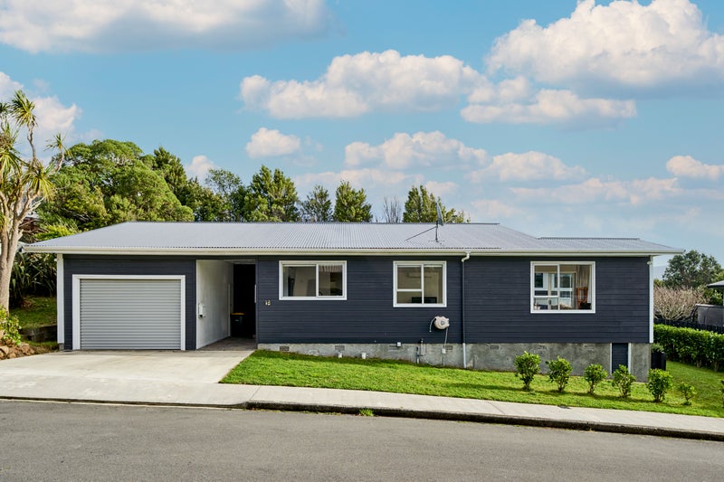 18 Bloomsbury Grove, Newlands, Wellington - Carousel 2