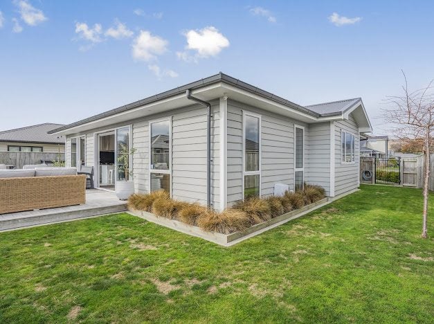 12 Poulson Grove, Trentham, Upper Hutt - Carousel 12