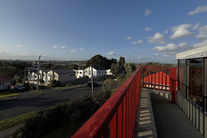 13 Batkin Road, New Windsor, Auckland - Carousel 2