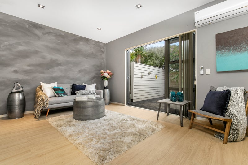 9/40 Scarlet Oak Drive, Schnapper Rock, Auckland - Carousel 2