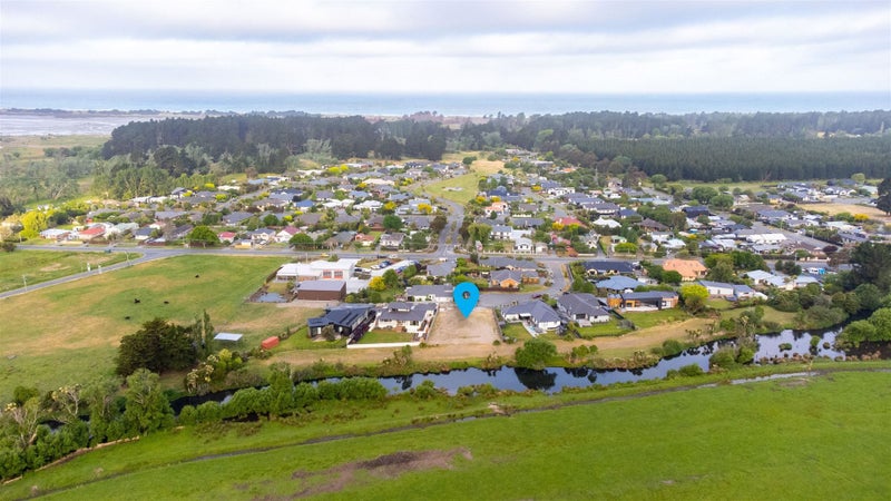 6 Riverside Lane, Spencerville, Christchurch - Carousel 2