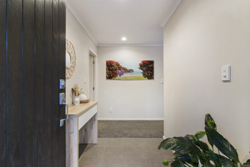 17 Northbrook Close, Greenhithe, Auckland - Carousel 2