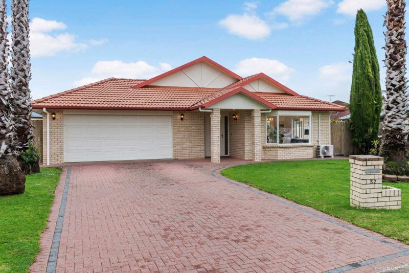 32 Crannog Fen, Wattle Downs, Auckland - Carousel 2