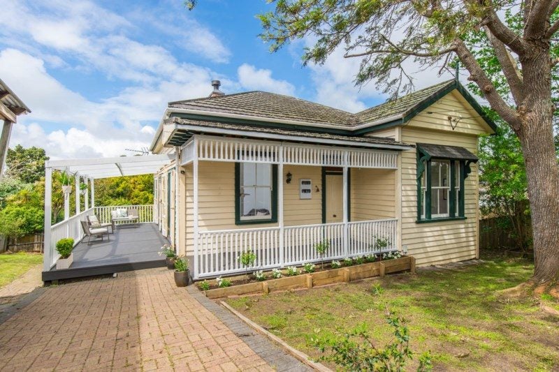 102 Onewa Road, Northcote, Auckland - Carousel 6