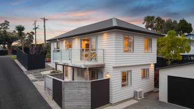 18 Deep Creek Road, Torbay, Auckland - Carousel 1