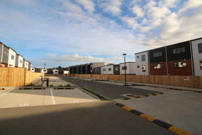 18 Picturesque Drive, Flat Bush, Auckland - Carousel 13