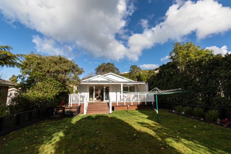 16 Tisdall Street, Karori, Wellington - Carousel 1