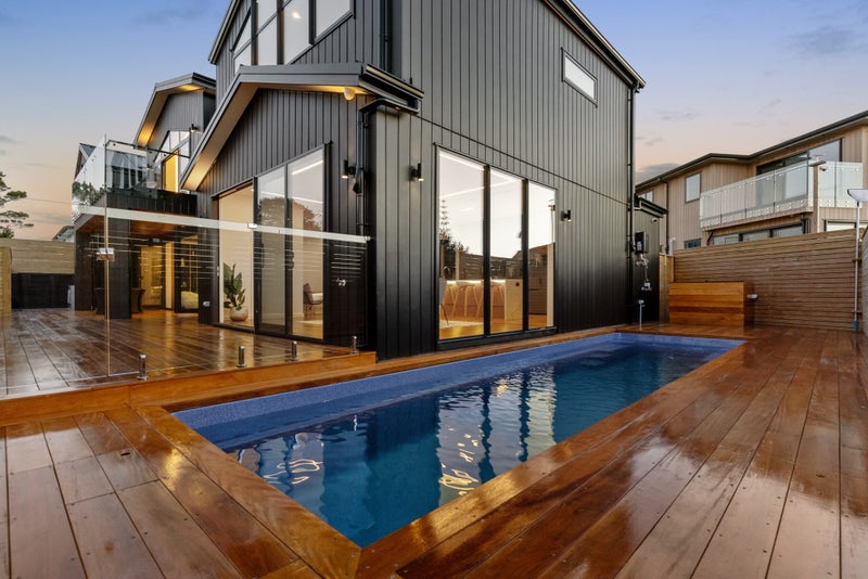 4 Taku Close, Long Bay, Auckland - Carousel 1