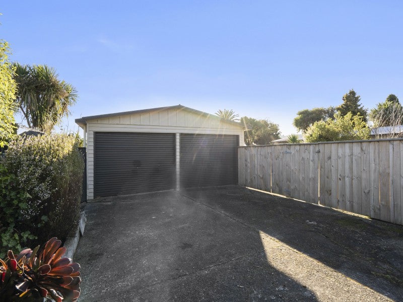 14 Strand Crescent, Naenae, Lower Hutt - Carousel 15