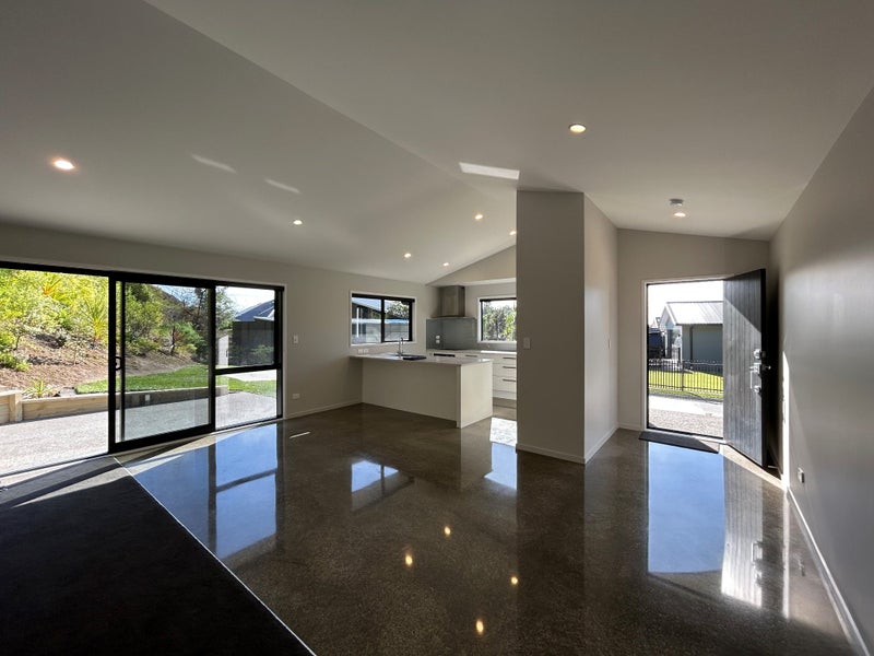 67 Oak Road, Poraiti, Napier - Carousel 2