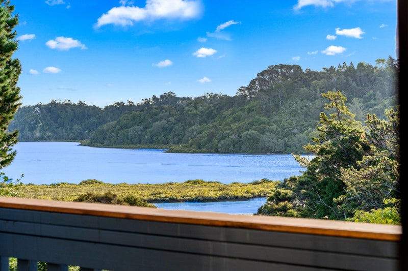 61 Pemberton Avenue, Bayview, Auckland - Carousel 2