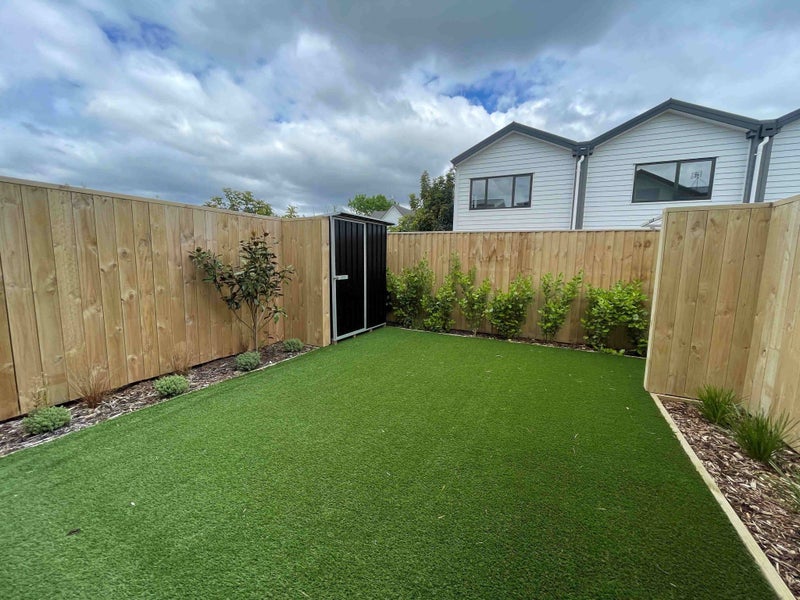 17/10 Fathom Place, Te Atatu Peninsula, Auckland - Carousel 2