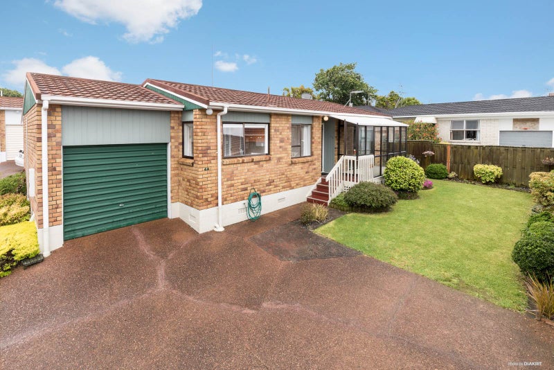 1/4 Trafalgar Road, Milford, Auckland - Carousel 1