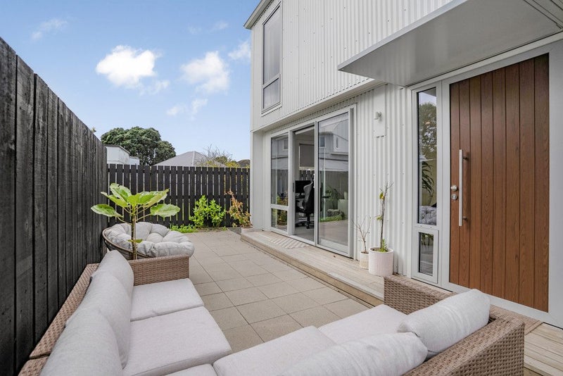 52B Durham Crescent, Fairfield, Lower Hutt - Carousel 1