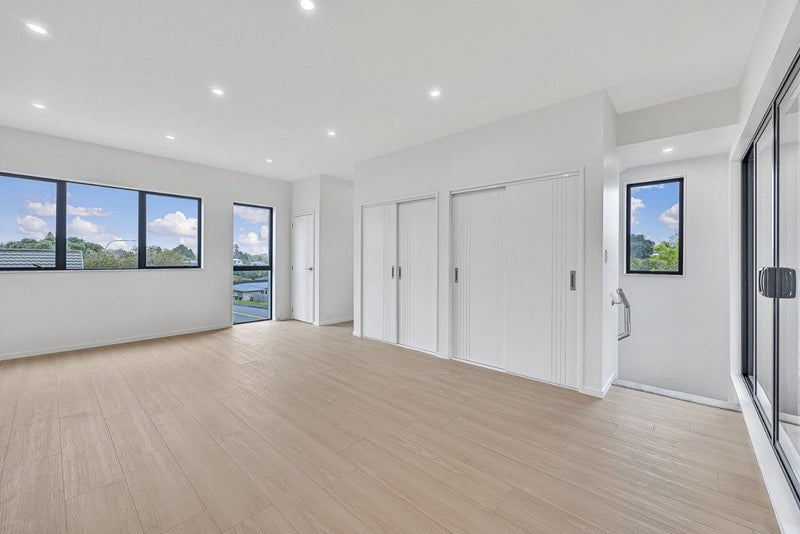 2/163 Edmonton Road, Te Atatu South, Auckland - Carousel 2