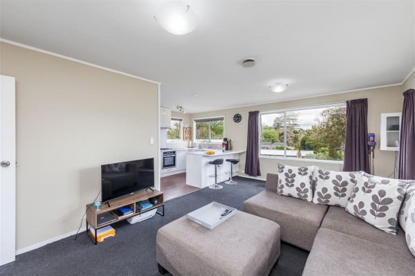 2/121 Seymour Road, Sunnyvale, Auckland - Carousel 2