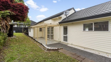 4A Stephen Avenue, Henderson, Auckland - Carousel 1