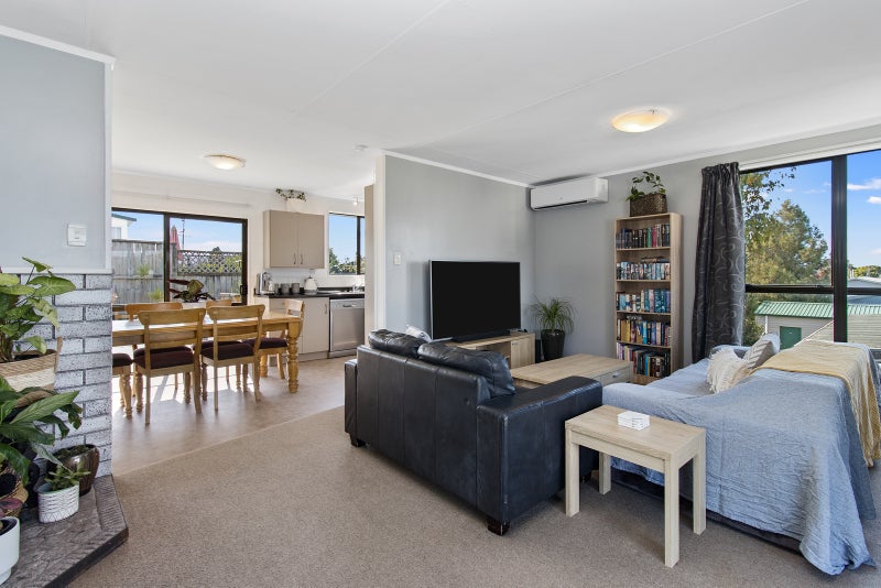 16 Rodney Street, Nawton, Hamilton - Carousel 2