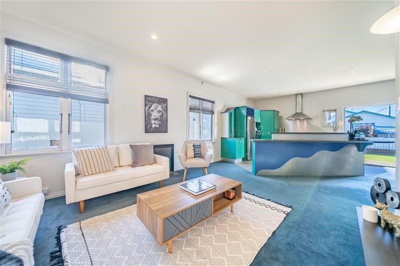 16 Collins Street, Petone, Lower Hutt - Carousel 2