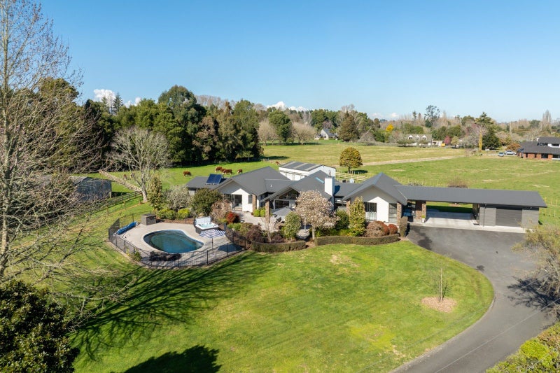 47 Rosebanks Drive, Tamahere, Hamilton - Carousel 1