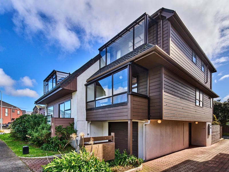 13 Tamahine Street, Maupuia, Wellington - Carousel 1