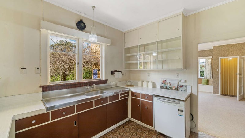 211 Stout Street, Mangapapa, Gisborne - Carousel 2