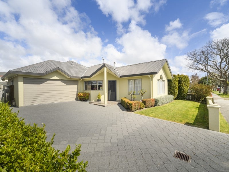 46 Pahiatua Street, Hokowhitu, Palmerston North - Carousel 1